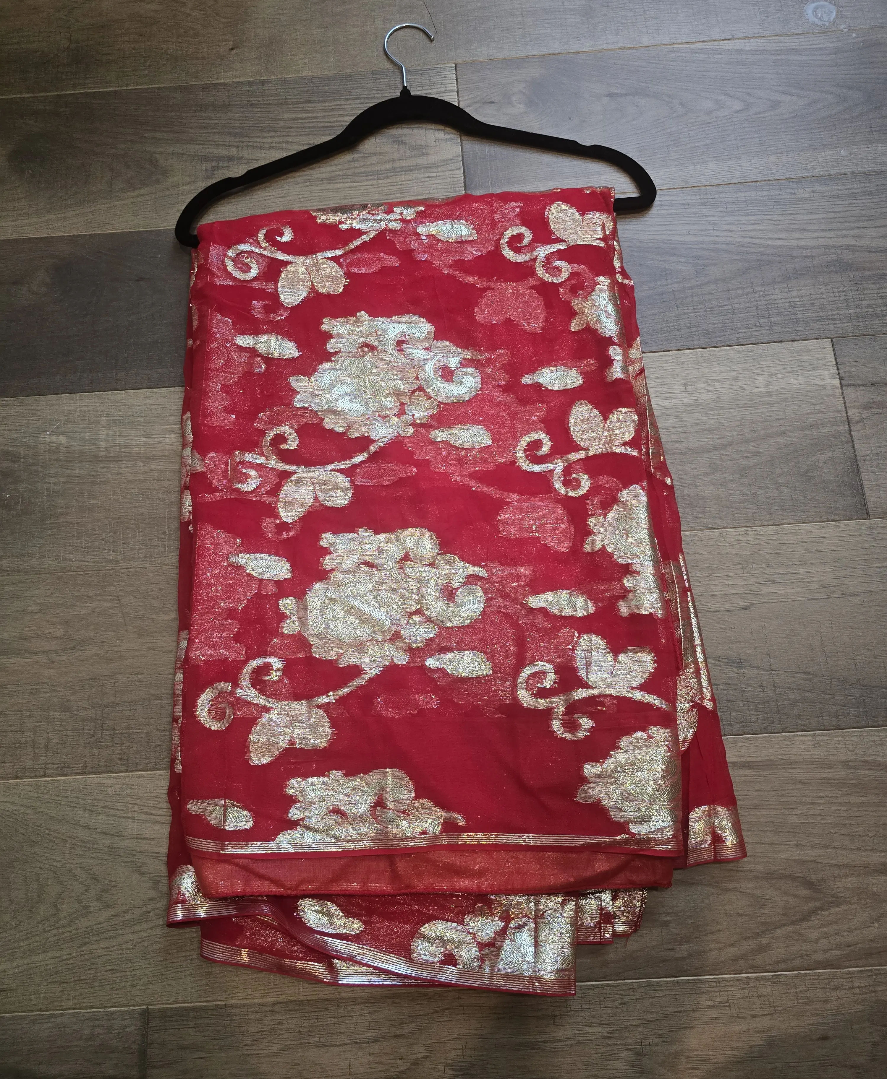 Jacquard print women's Red color, High quality traditional print Jacquard Saree.