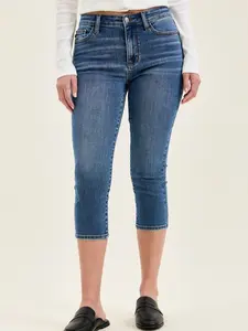 Judy Blue Mid-Rise Stretch Capri Jeans
