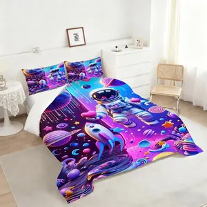 2/3-Piece Astronaut Patterned Comforter Set, Psychedelic Pop Style Bedding Set, Delicate Patterned Soft Quilted Bedspread, Perfect for Adding A Lively Atmosphere to Your Bedroom or Room, Including 1 or 2 Pillowcases, No Pillow Core