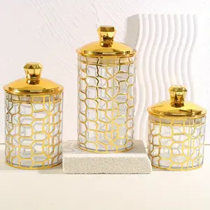 Three Large-Capacity, Insect-Proof, Moisture-Proof, Sturdy, Sealed Containers for Snacks And Seasonings.