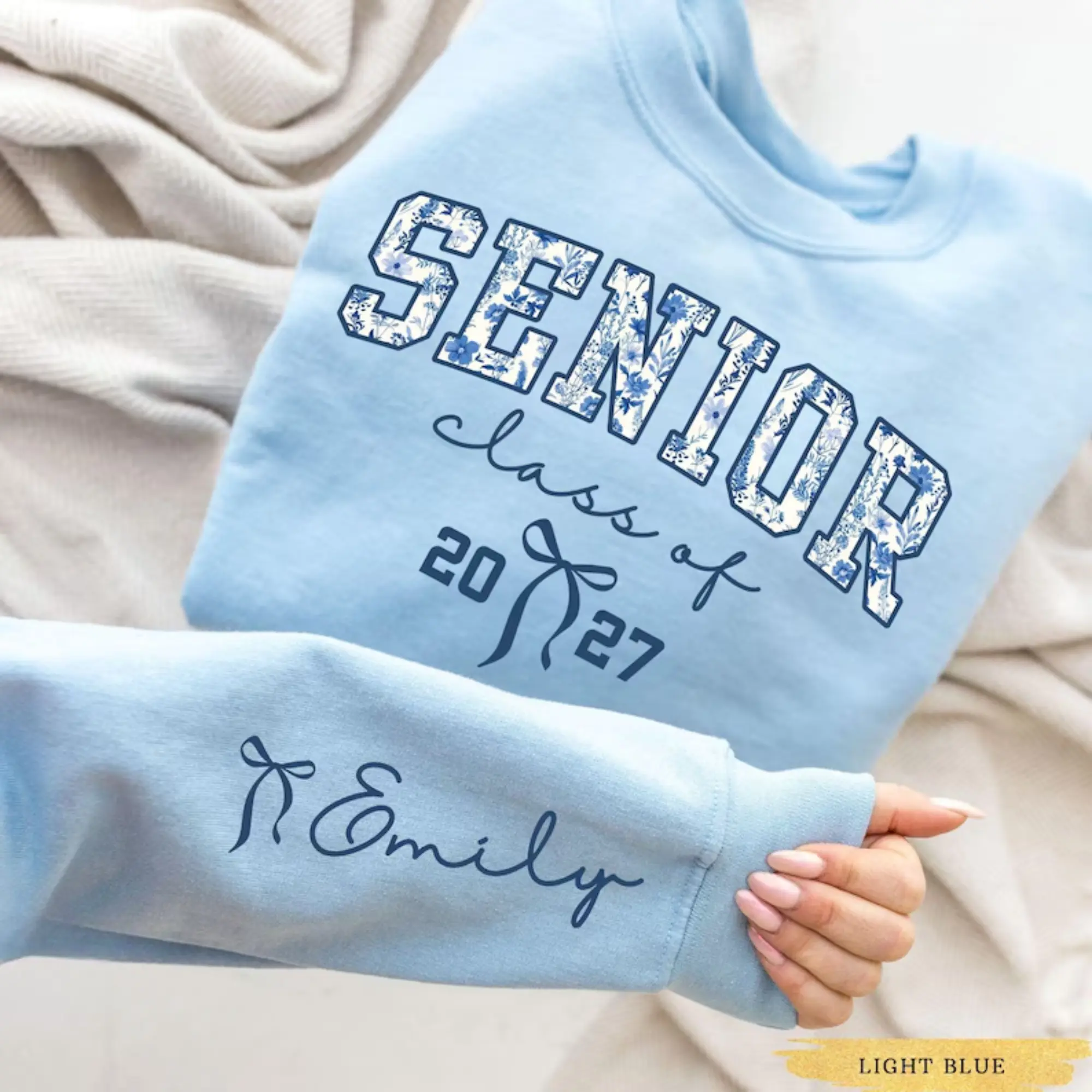 (DM or NOTE) Custom Name Senior 2027 Sweatshirt - Hoodie, Personalized Class of 2027 Shirt, Coquette Senior 2027 Sweatshirt, Graduation Gift, Senior Mom Sweater