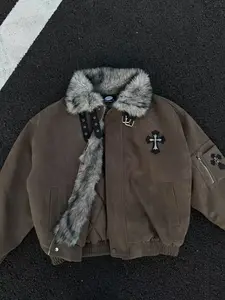 Unisex American vintage-style cotton jacket with a stand collar, fleece lining, metal button accents, cross embroidery, side zip pockets, and durable fabric—perfect for autumn and winter commuting and everyday outings, providing warmth while maintaining a