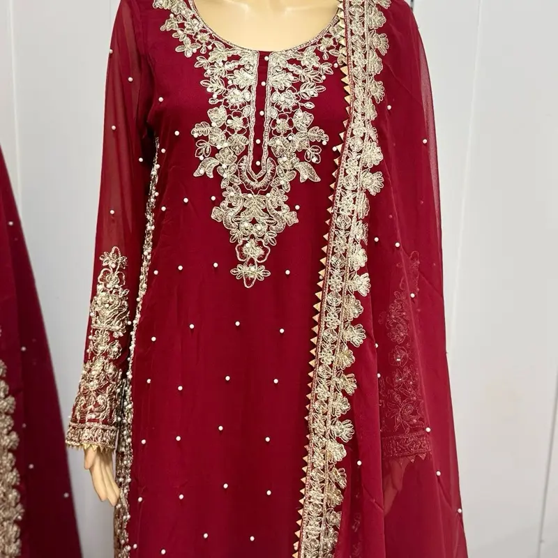 Pakistani Suit -contrast matching Dupatta and Pants for Women