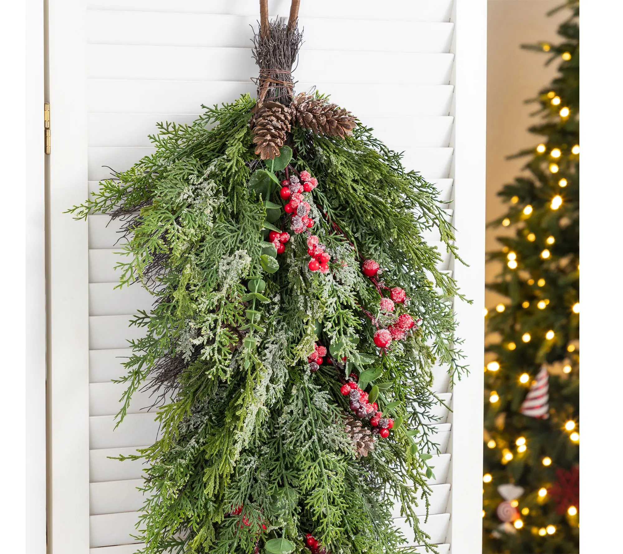 Glitzhome 31.5" Christmas Greenery Frosted PE Dripping