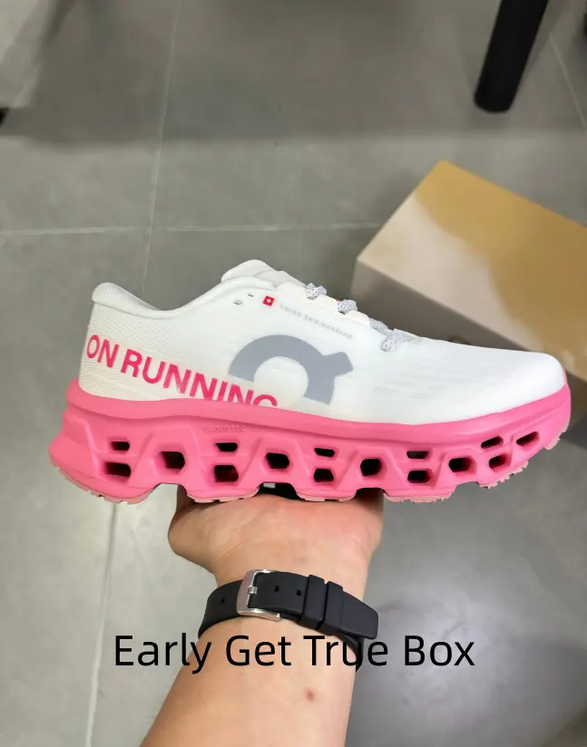 Trendy Performance Footwear with Dynamic Color Blocking & Supportive Ankle Design – Great for Gym Workouts, Outdoor Adventures & Modern Streetwear Looks