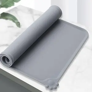 Silicone Pet Feeding Mat – Non-Slip Waterproof Food & Water Bowl Placemat for Dogs & Cats (48×30cm)