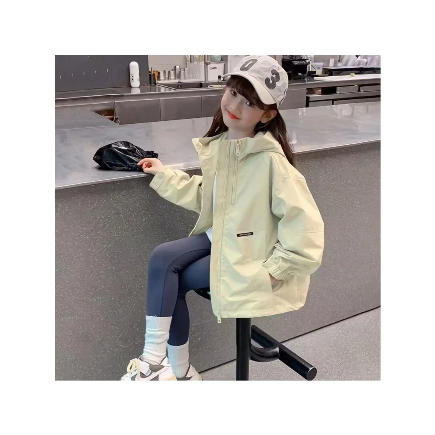 Girls' Windproof Hooded Jacket - Lightweight Full-Zip Coat, Soft Lining, Regular Fit, Suitable for School and Playground