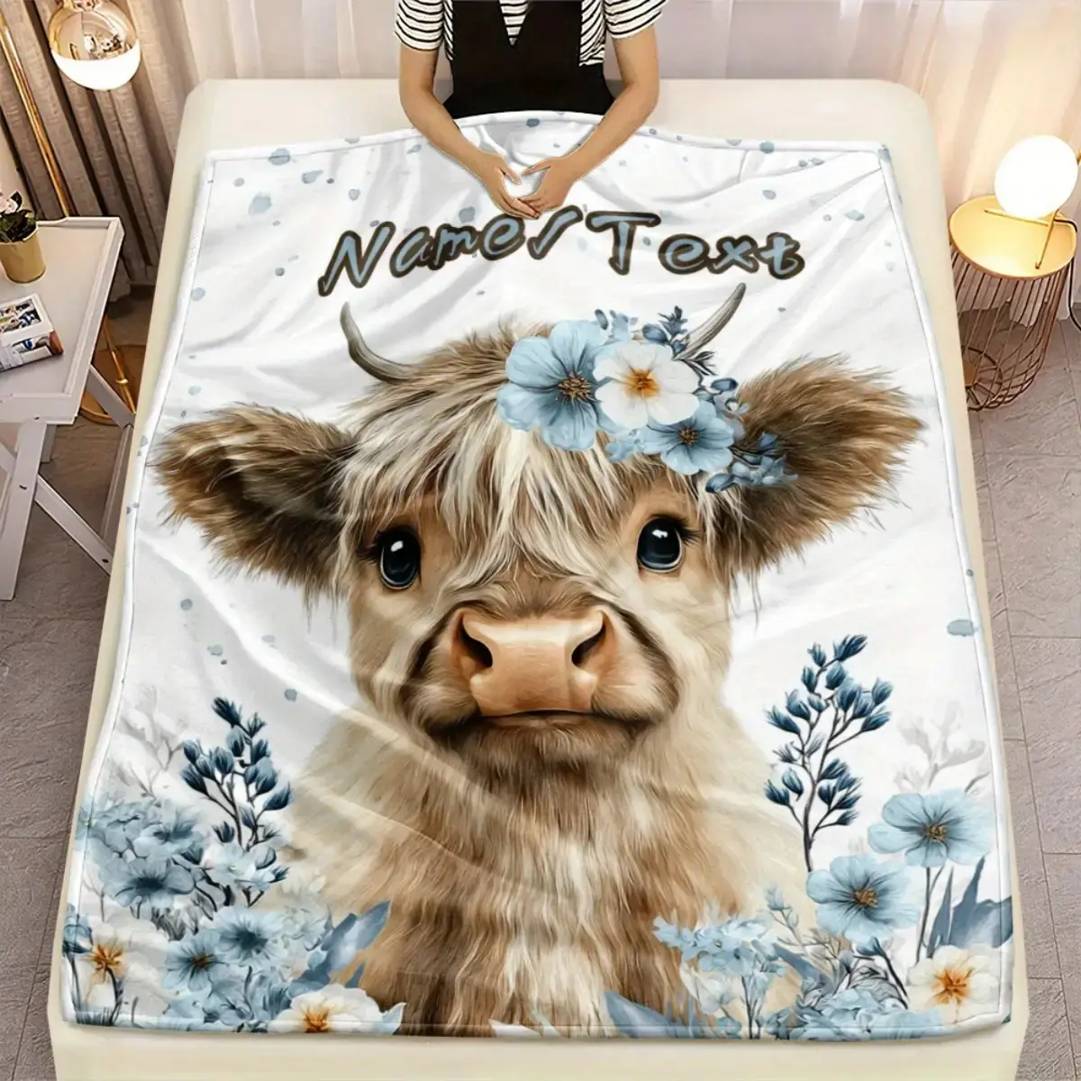 1 Piece Personalized Highland Cow Flannel Blanket - Custom Name Ultra Soft Throw with Floral Patterns, All-Season, Home Use, Ideal Birthday Gift (Blue/Gray/Beige Pastel Floral Decoration), Flannel Blankets