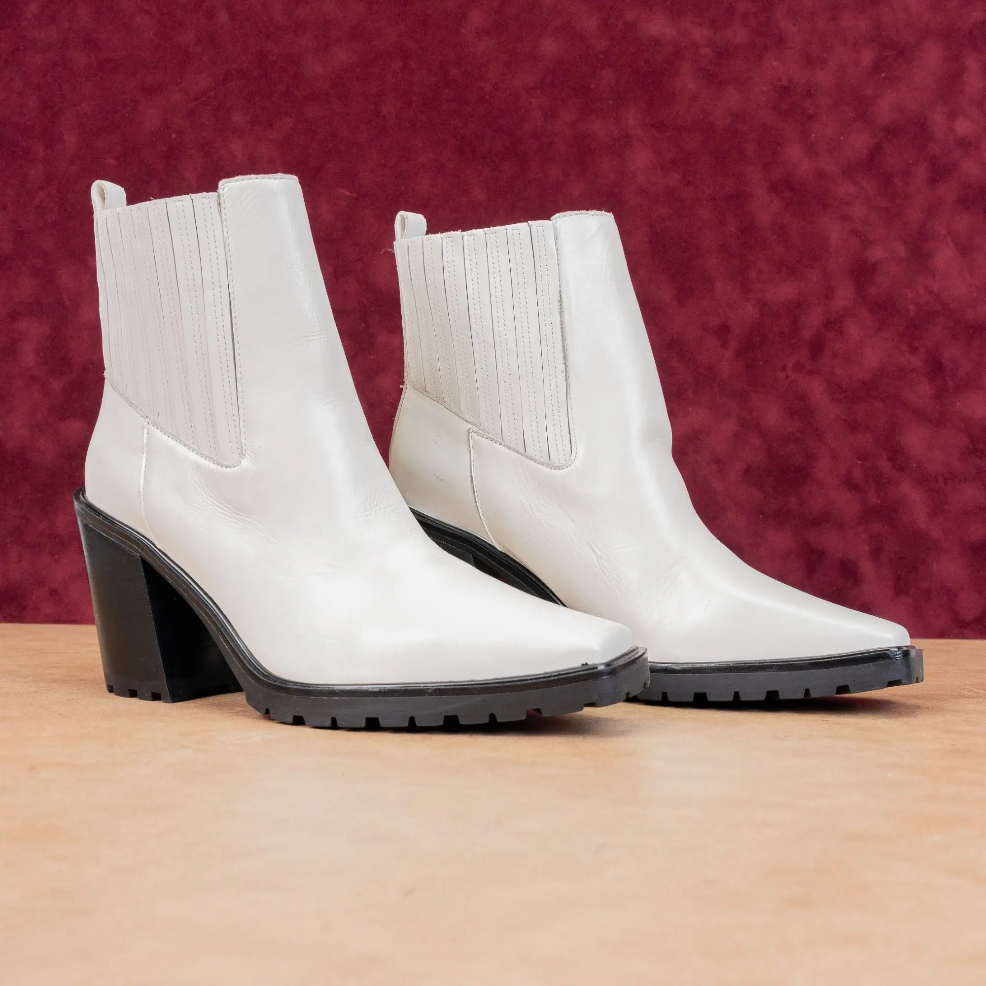 Vince Camuto Women Aresse White Leather Western Chelsea Ankle Boots sz 11