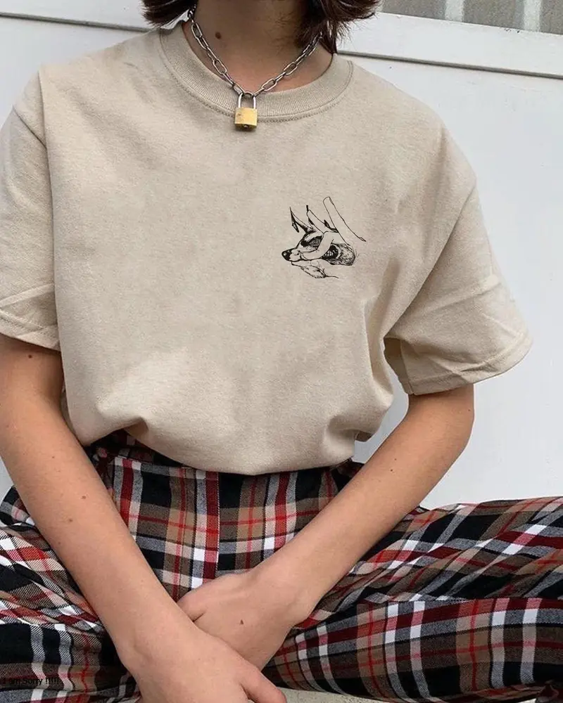 Aki Hand Sign, Pochita Shirt, Aki Hayakawa Kon Hand Sign, Makima And Denji lovers, Anime lovers Classic T-Shirt