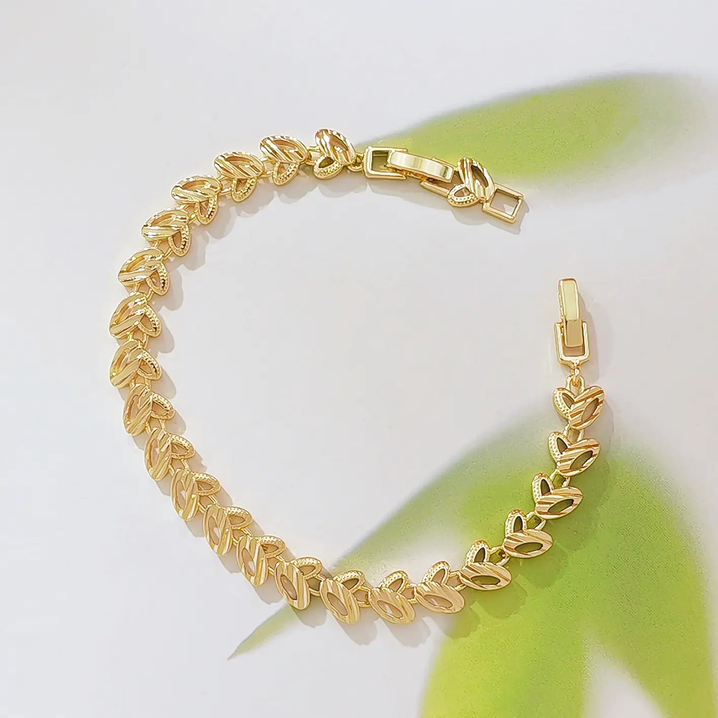 Women's Gold-Plated Interlocking Twisted Chain Bracelet - Polished Hollow Woven Textured Costume Jewelry, Trendy Gold-Colored Statement Bangle for Female Birthday Gift,sohochic