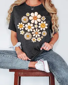 Retro Flowers Tshirt, Daisy Flower Shirt Womens, Flower Smile Faces Shirt, Smile Floral T-Shirt Top Womenswear Vintage Graphic Tees