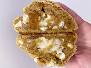 Sweet Thang Pumpkin Spice 4-Cookie Multipack 6 oz Each Rich Pumpkin Flavor Creamy Center Perfect for Fall Snacking Biscuit Cooky