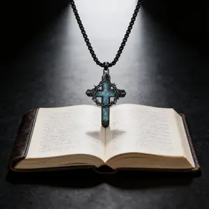 Vintage Thorns Wreath Cross Necklace for Men, Turquoise Pendant with Punk Hip-Hop Style, Personality Fashion Jewelry for Wear