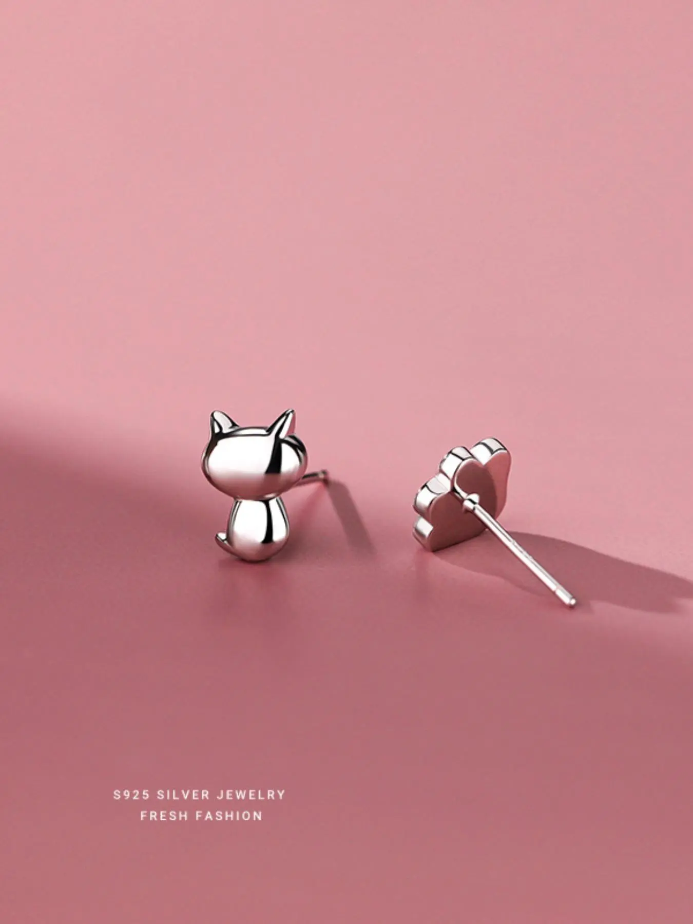 Hypoallergenic S925 Silver Cat Paw Earrings, Cute Elegant Daily Wear for Women, Small Kitten Ear Studs, Fashion Jewelry Gift Idea
