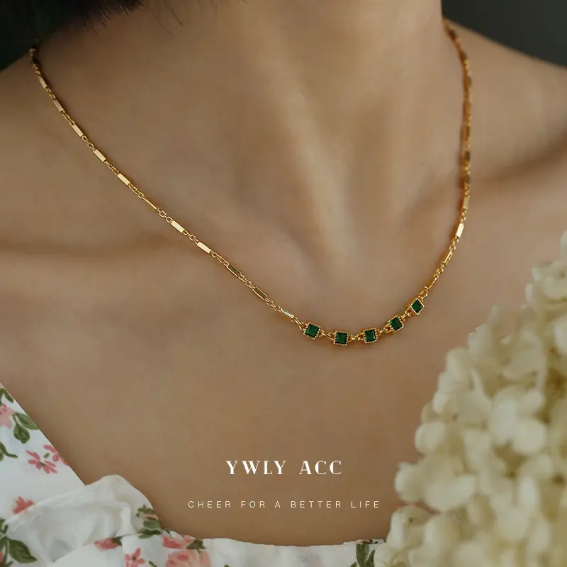 Emerald Zircon Inlaid Necklace Elegant Vintage Style Fashionable Versatile Jewelry