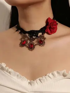 Gothic Vintage Lace Necklace with Rose Flower Pendant, Fashionable Short Clavicle Chain for Women, Perfect for Parties & Halloween