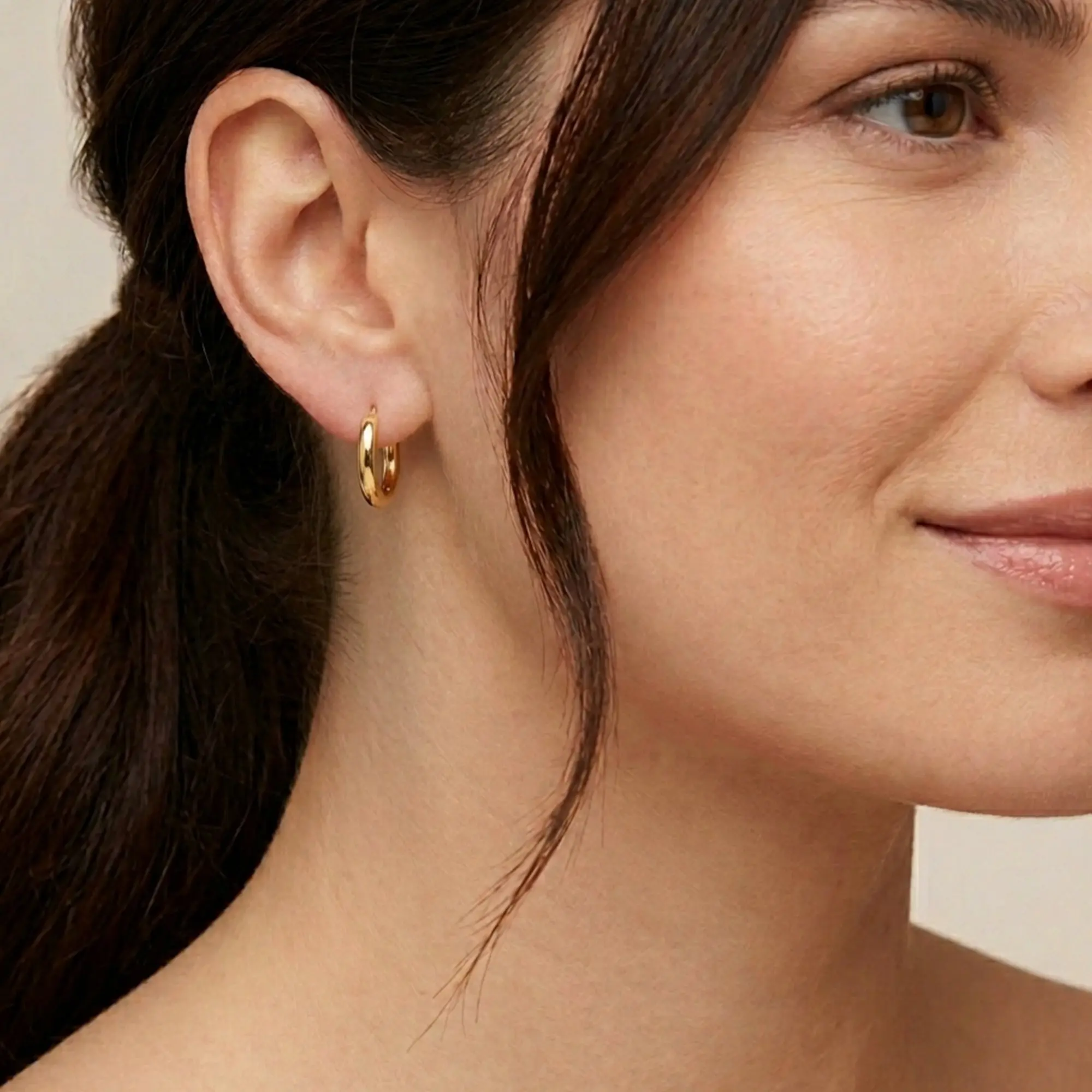 14K Yellow Gold Oval Shape Hoop Earrings, Diameter 20mm