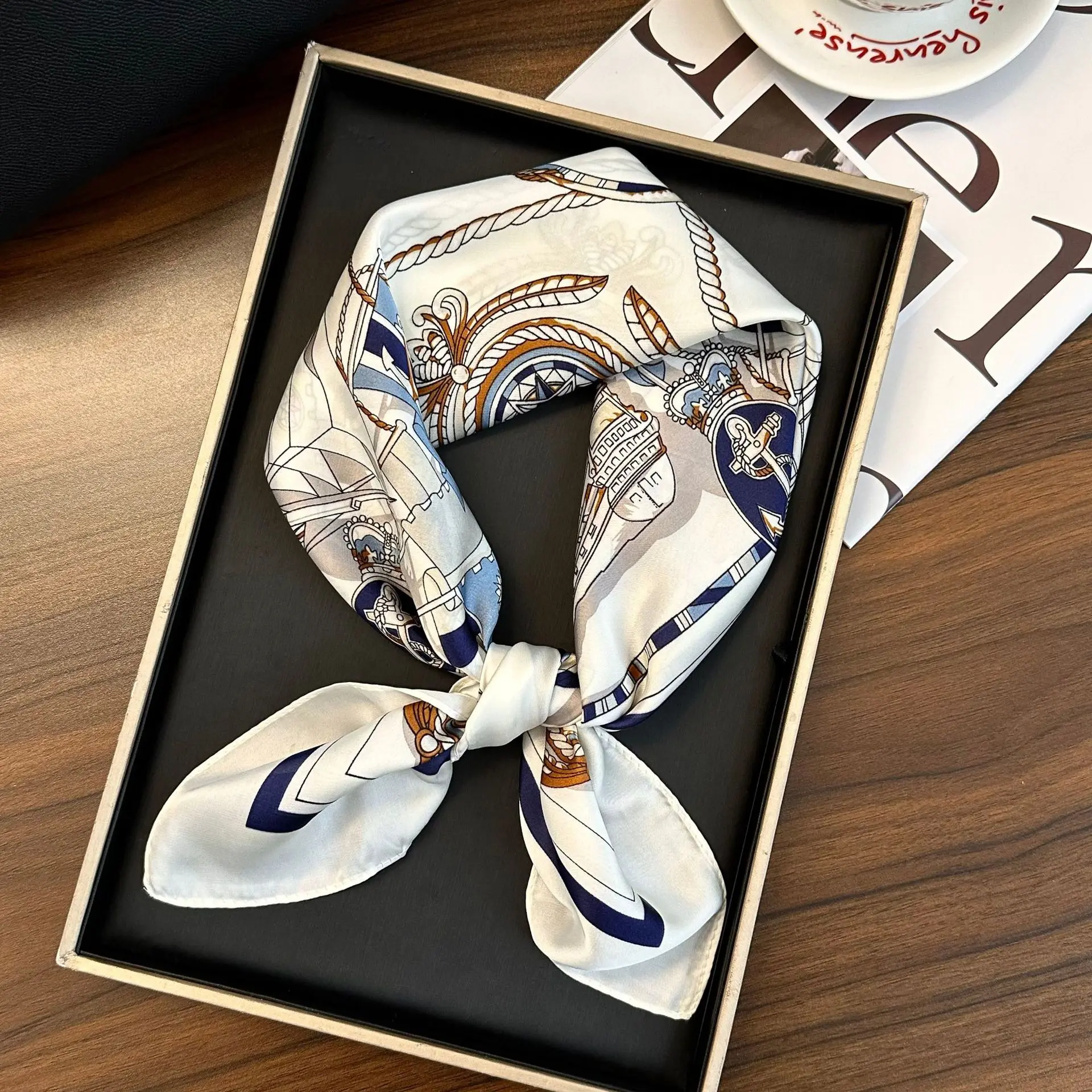 Sailing chain blue and white