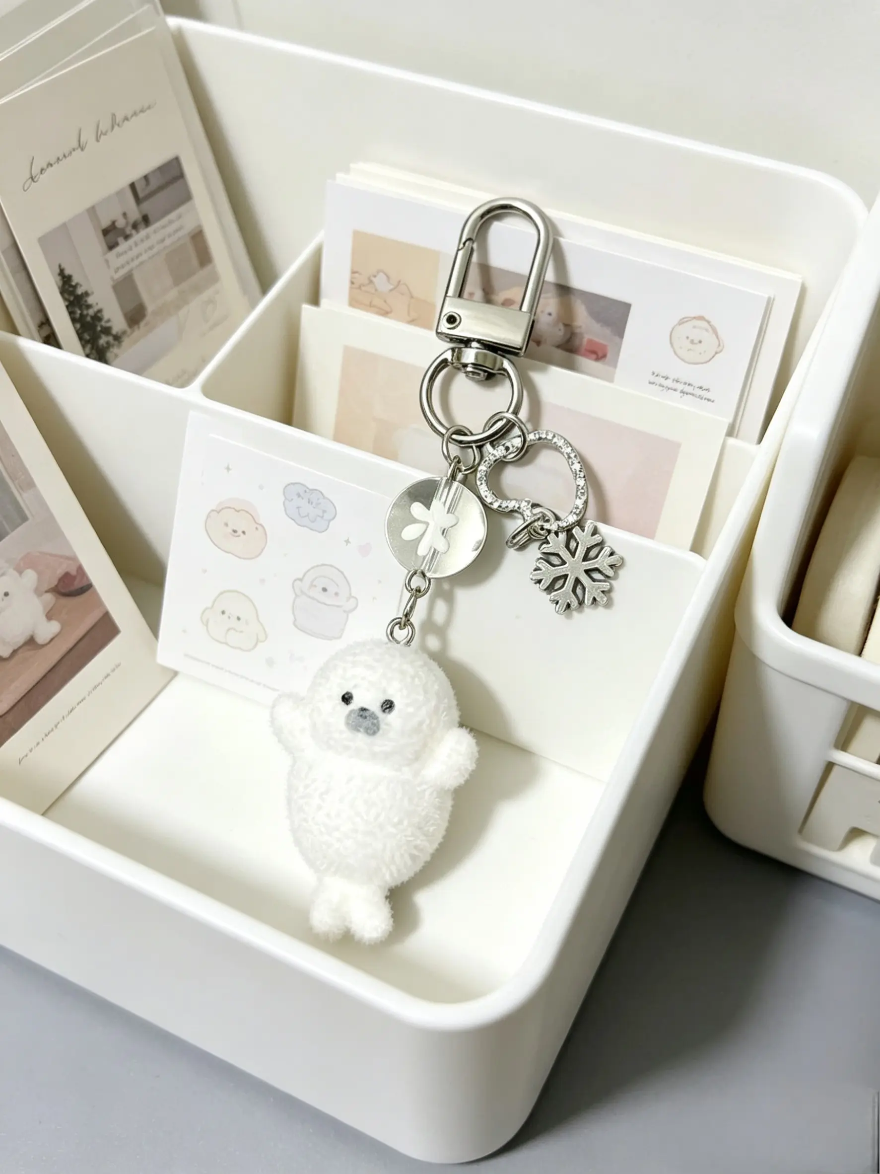 1pc Seal and Snowflake Charm, Key Charms, Cute Acrylic and Zinc Alloy Keychain, Phone Case and Camera Strap Accessory, Perfect Gift for Friends
