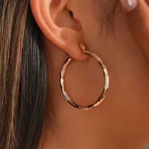18K Plated Gold 2mm Hollow Tube Hoop Earrings for Women, Lightweight Hoop Earrings Hypoallergenic, Carved geometry Painting Huggie Hoops Party Earring Jewelry for Gifts