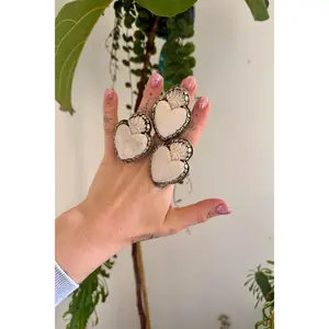 Medium Sacred Heart Ring