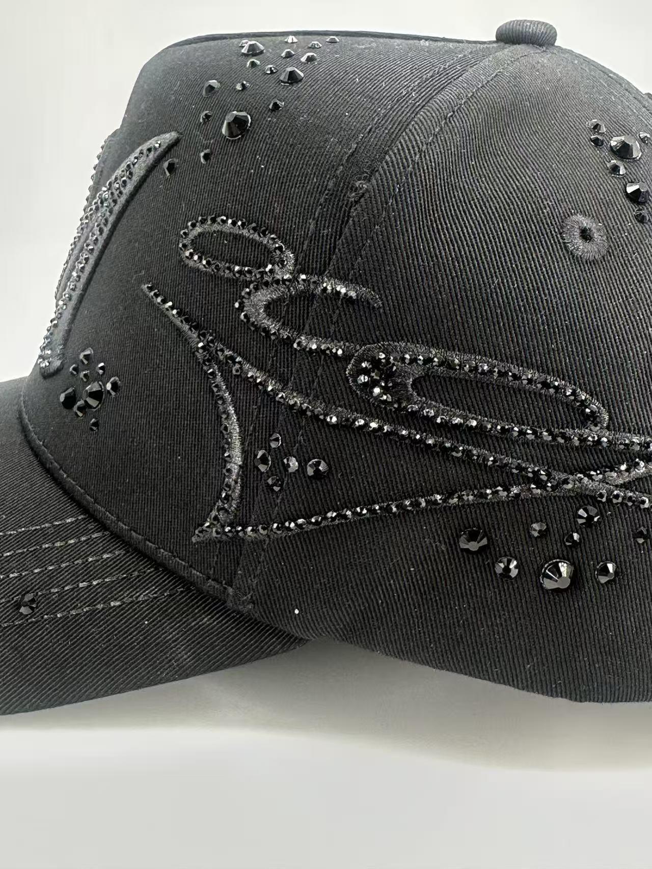 Black Full-Rhinestone Street-Style Baseball Cap — Embellished & Embroidered Hip-Hop Flat-Brim Hat, Unisex Adjustable Urban Streetwear Headwear