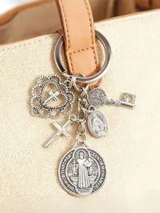 Vintage Hollow Heart Pendant Keychain, Boho Style Alloy Cross Key Ring, Keychain For Bags, All Seasons Retro Accessory, Plain Design, No Choking Hazard