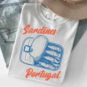 Sardines Shirt – Canned Fish Graphic Tee, Coastal Aesthetic T-shirt, Retro Fisherman Style Shirt, Quirky Ocean Tee