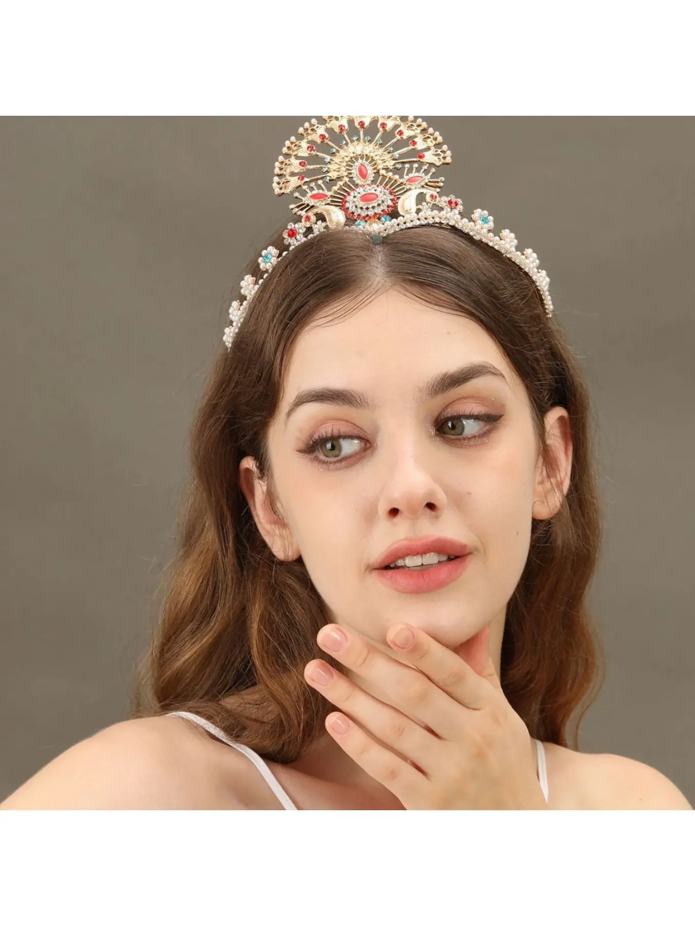 European style bridal crown headdress, exotic retro peacock opening golden crown hair accessories, wedding catwalk style accessories