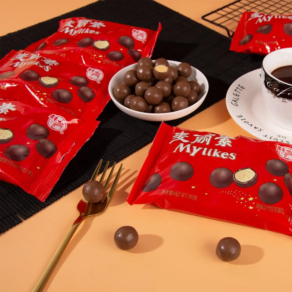 LIANGFENG Maltesers Milk Chocolate Balls 80g - Nostalgic Childhood Candy, Crispy Malted Center, Sweet Treat
