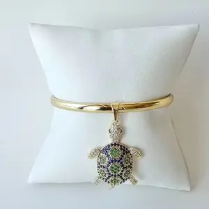 Aro con dije Tortuga de Oro Laminado 14k - Authentic Equestrian Product with Original Design