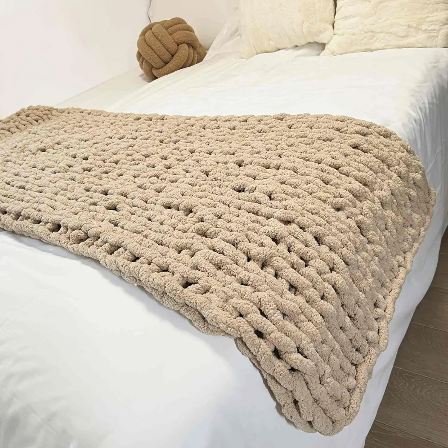Chunky Knit Blanket Throw 40"x60", Chenille Throw Blankets, Handmade Warm & Cozy Blanket Couch Bed  Decor, Soft Breathable Fleece Banket, Christmas for Couch Bed Sofa   (Tan)