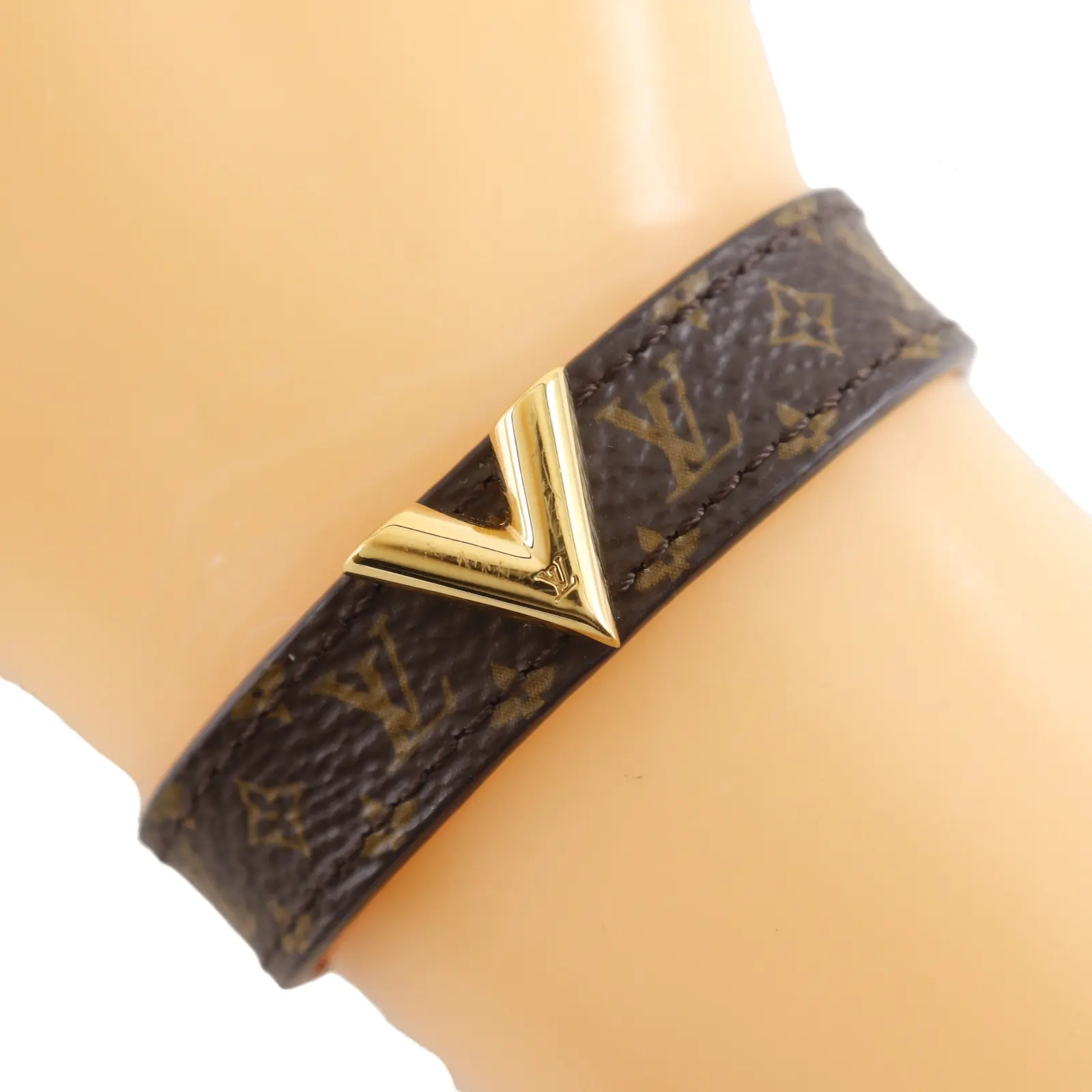 Pre-owned Louis Vuitton Canvas Small Leather Goods Essential V Monogram Mini Bracelet