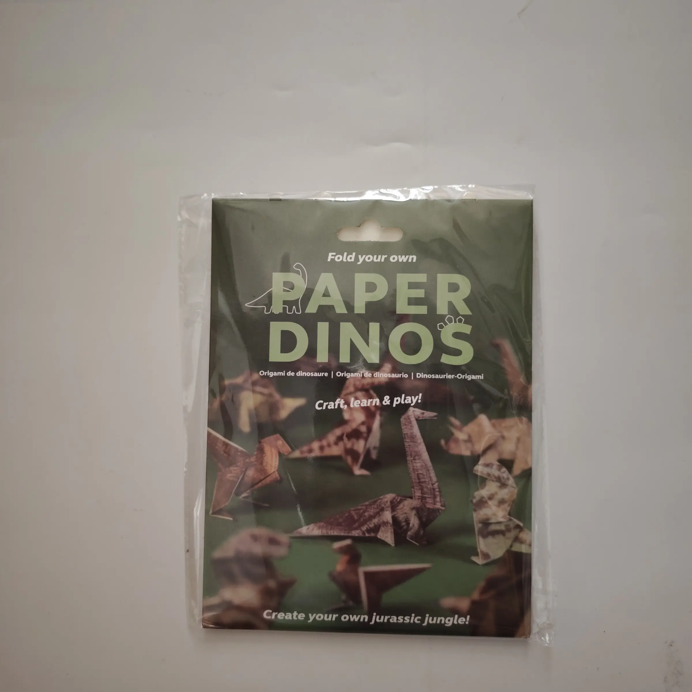 DIY Animal Origami Craft Kit, Pre-Cut Folding Paper, Instruction Book Included, No Glue, Easy Assembly, Art Set for Kids All Ages