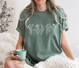 Comfort Colors Aesthetic Flower Shirt, Minimalist Wildflower Graphic Tee, Boho Floral Faith T-Shirt, Cute Botanical Pocket Size Top, Retro Nature Lover Gift, Simple Flower Bloom Shirt, Aesthetic Christian Floral Tee