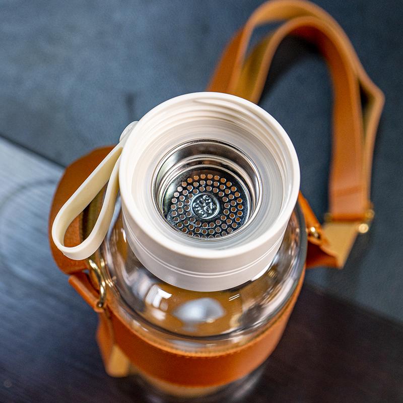 1pc Large Capacity Glass Bottle 800ml/27oz, High Quality Portable Tea Bottle With Heat Resistance, Tea Separation Function, Comes With Cup Sleeve, Perfect For Both Men And Women