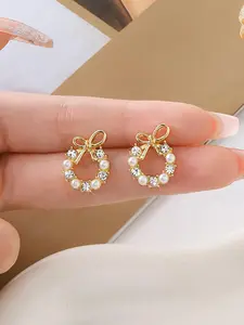 A high-end bow with pearl and diamond earrings, suitable for daily wear, vacation dates, and other occasions, it is also a surprising and exquisite small gift.