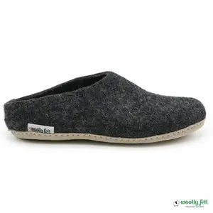 Handmade Charcoal Grey Wool Shoes - Plain Indoor Slippers- Non Slip Felt Shoes - Bedroom Slipper - Cozy Warm Footwear - Gift