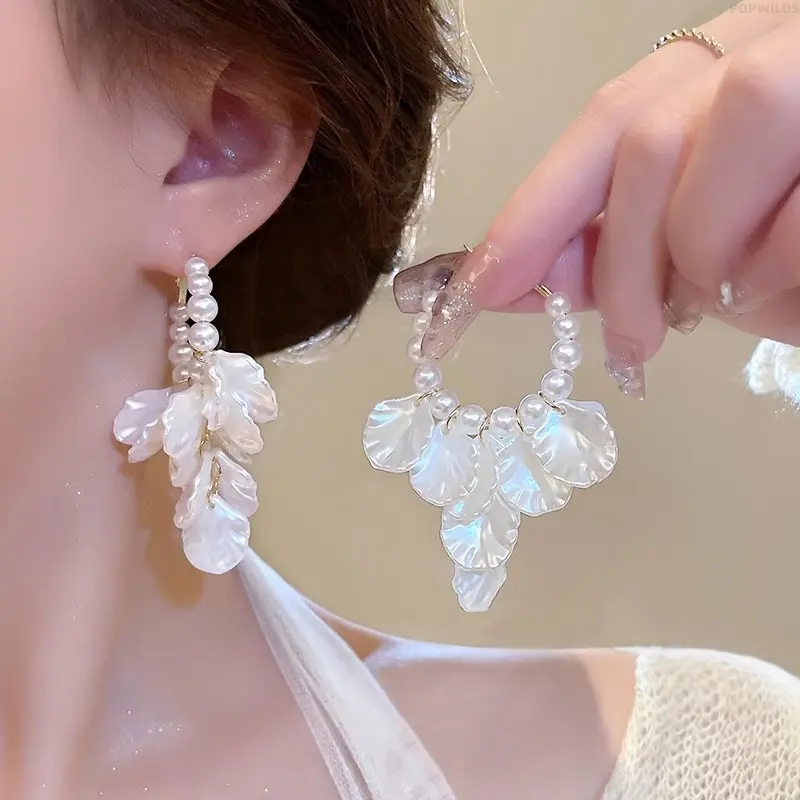 Women's Vintage Petal Tassel Earrings, Exaggerated High-End Design Dangle Costume Jewelry for Sophisticated Outfits, Elegant, Silver, Drop Earrings, Light Luxe, Retro, No, A