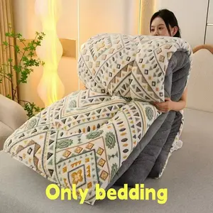 Snowflake Velvet & Lamb Wool Winter Quilt, One Side Snowflake Velvet, Soft Lambswool, All-Season Use, No Fitted Sheet Needed, Soft Warm Bedding