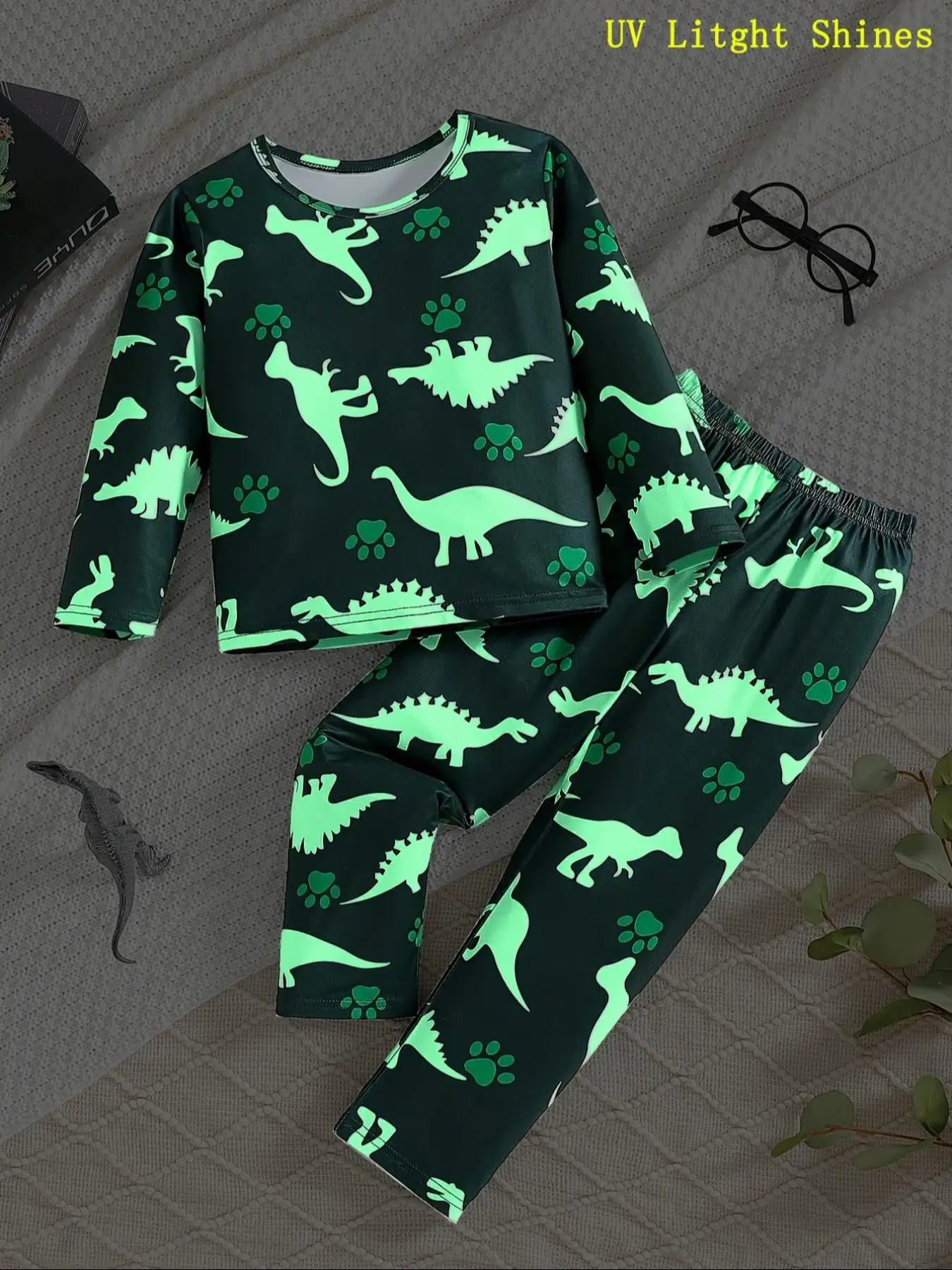 Two-Piece Set Boy's Grow In The Dark Cartoon Dinosaur Print T-Shirt & Pants Set, Casual Long Sleeve Round Neck Pullover & Trousers, Kids Fall & Winter