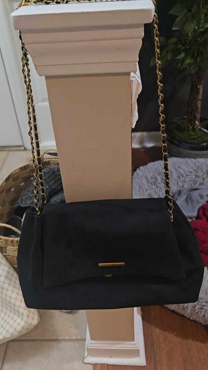 Item: Black, one size fits all