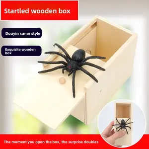 Viral Spider Scare Box, Jump Scare Wooden Prank Toy, Novelty Trick Gift for Adults & Kids