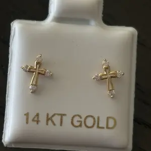 Aretes de oro14k crucifijo