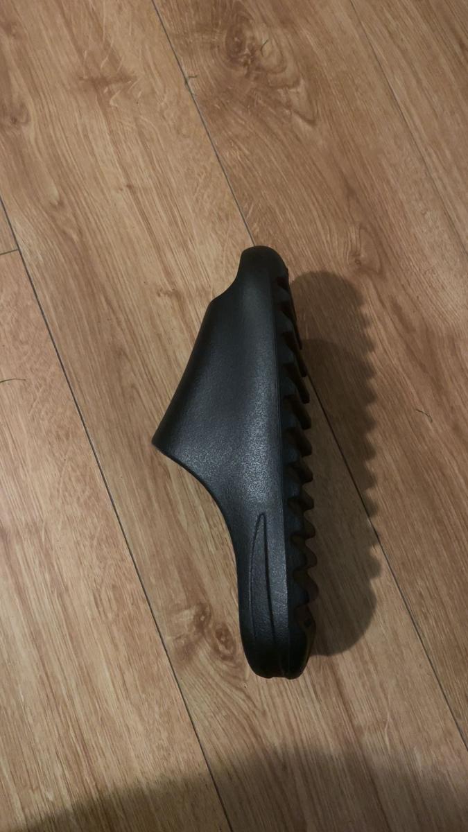 Item: Black, EU45 / M12 / W14