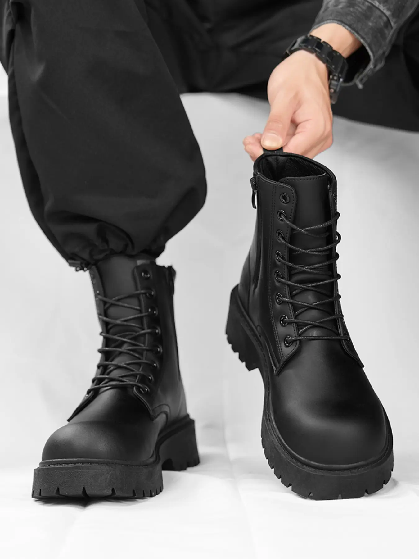 New Unisex Boots High Top Classic Boot Leather Shoes Round Boots, Size 37-46, Versatile and Stylish, Perfect for All Seasons, Men's and Women's Footwear, Winter Shoes