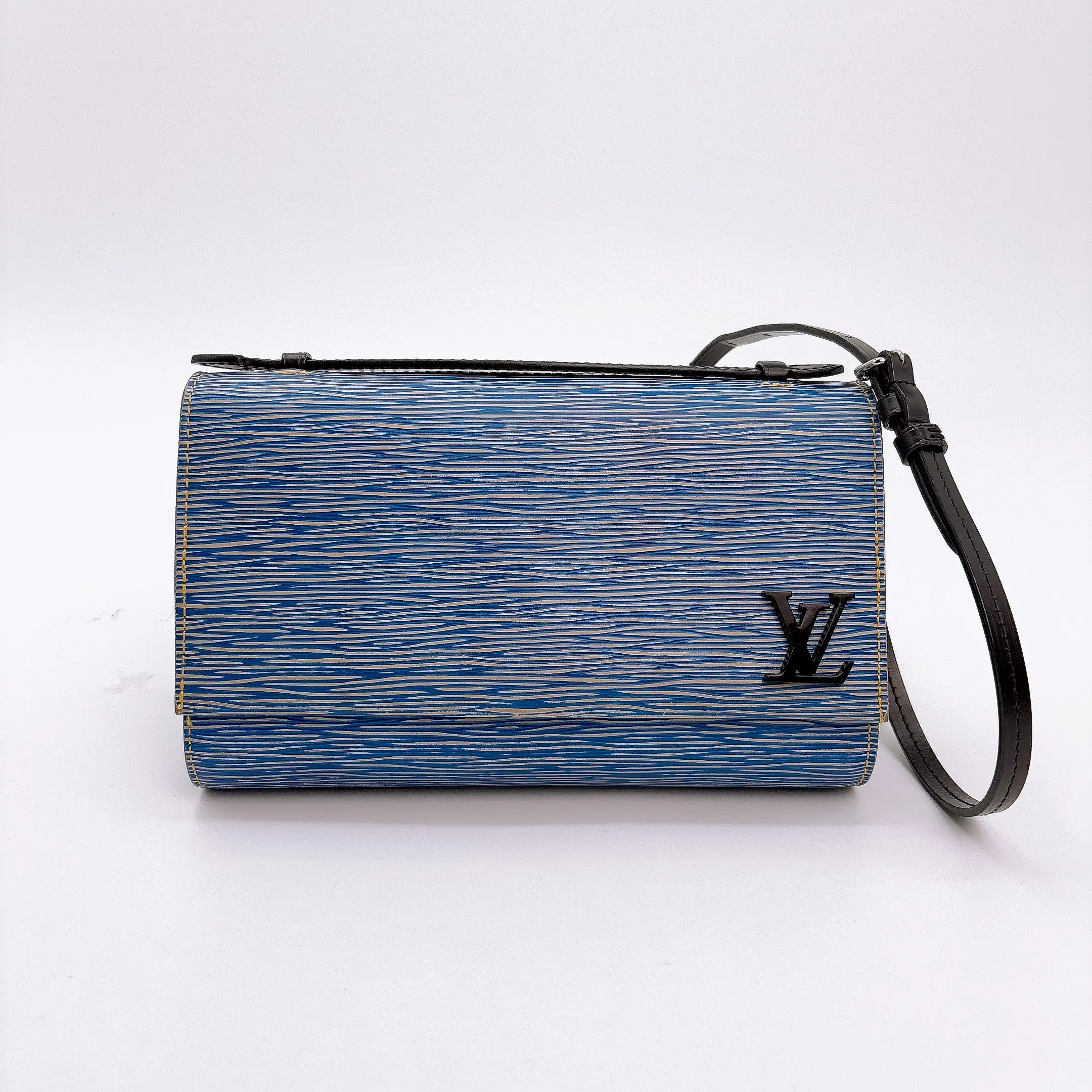 Pre-owned Louis Vuitton leather Crossbody Bags Denim Epi Clery Pochette Crossbody Bag, Casual Style, Fashion Shoulder Design, Versatile Handbag, Casual Crossbody Bag, Fashion Shoulder Bag