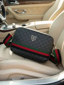 Fashionable Crossbody Bag, Multi-Use Wrist Strap Shoulder Bag, Durable and Versatile, Ideal for Daily Use, Travel, Business Meetings