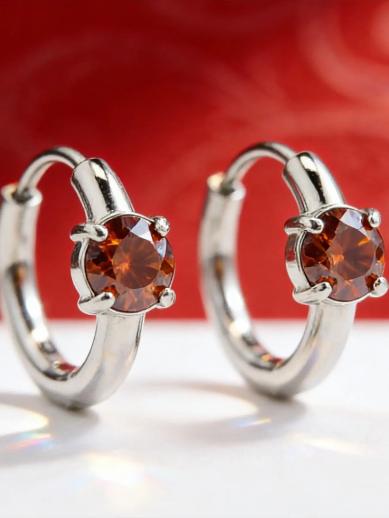 1pair 0.5 Carat Stainless Steel Red Round Synthetic Moissanite Earrings, Elegant Jewelry for Daily Decoration for Women Men